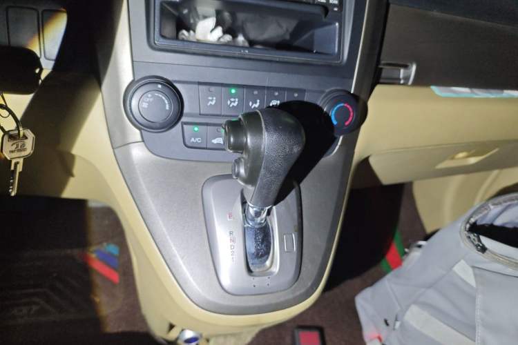 Used Honda CR-V 2008 2.0L automatic two-wheel drive urban version Gear Lever