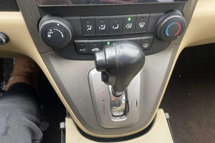 Used Honda CR-V 2008 2.0L automatic two-wheel drive urban version Gear Lever