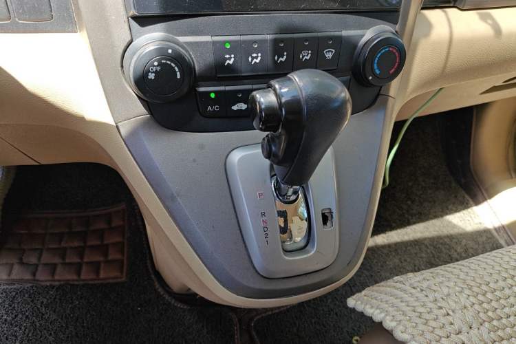 Used Honda CR-V 2008 2.0L automatic two-wheel drive urban version Gear Lever