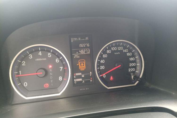 Used Honda CR-V 2008 2.0L automatic two-wheel drive urban version Odometer Close Up