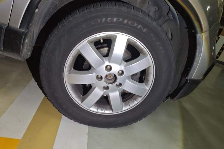 Used Honda CR-V 2008 2.0L automatic two-wheel drive urban version Right Front Wheel Hub