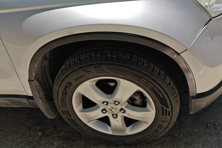 Used Honda CR-V 2008 2.0L automatic two-wheel drive urban version Right Front Wheel Hub
