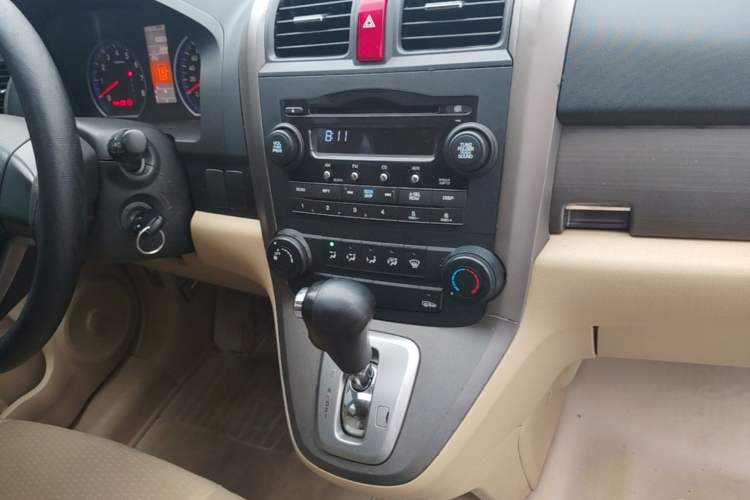 Used Honda CR-V 2008 2.0L automatic two-wheel drive urban version Audio And AC Panel