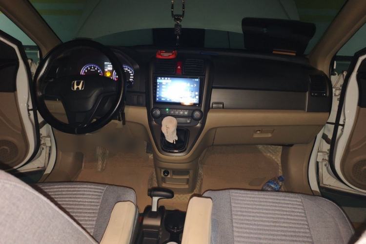 Used Honda CR-V 2008 2.0L manual two-wheel drive urban version Center Console