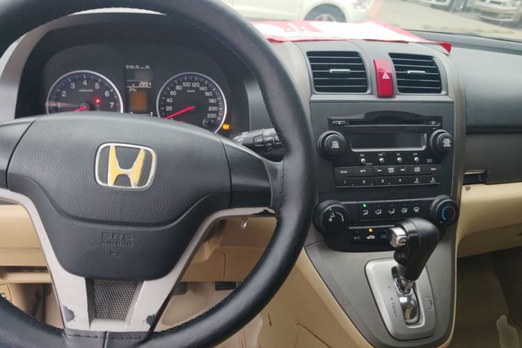 Used Honda CR-V 2008 2.0L automatic two-wheel drive urban version Center Console
