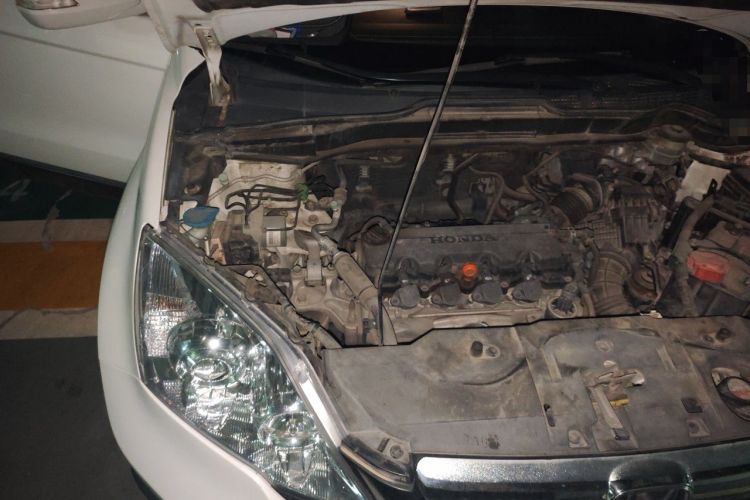 Used Honda CR-V 2008 2.0L manual two-wheel drive urban version Engine Bay Right