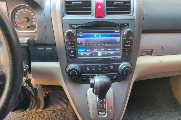 Used Honda CR-V 2010 2.0L automatic two-wheel drive urban version Audio And AC Panel
