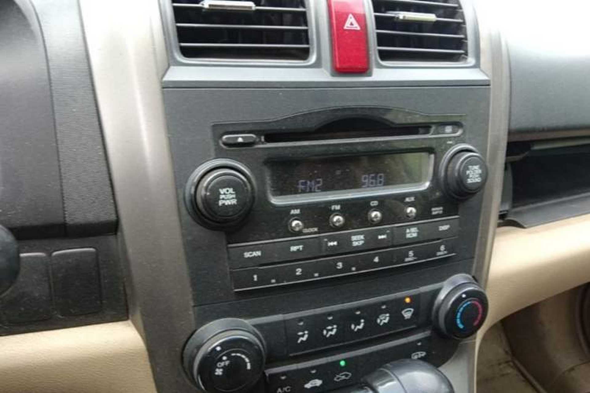 Used Honda CR-V 2010 2.0L Automatic Four-Wheel Drive Classic Edition Audio And AC Panel