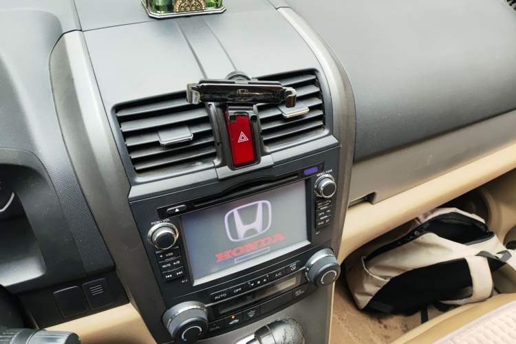 Used Honda CR-V 2010 2.4L automatic four-wheel drive luxury version Audio And AC Panel