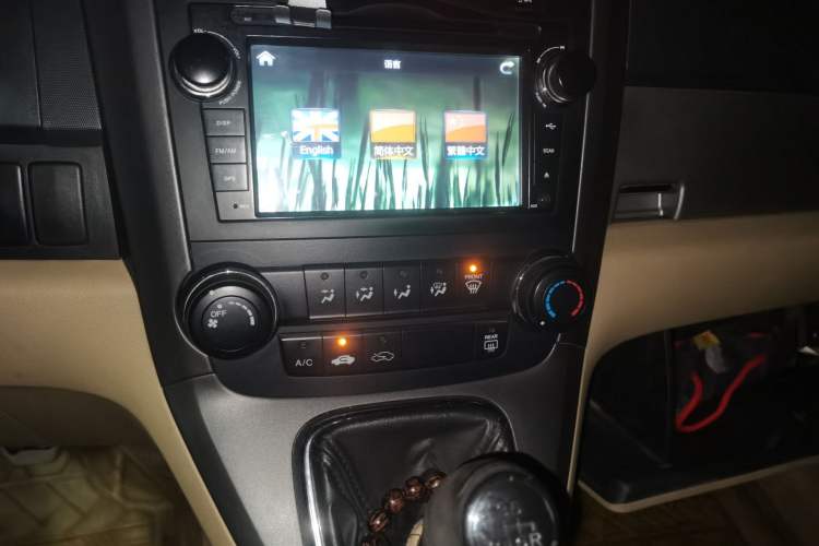 Used Honda CR-V 2010 2.0L manual two-wheel drive urban version Audio And AC Panel