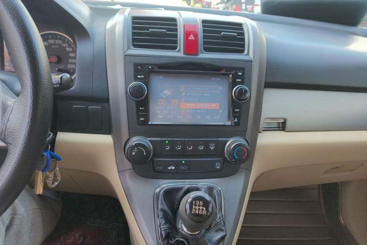 Used Honda CR-V 2010 2.0L manual two-wheel drive urban version Audio And AC Panel