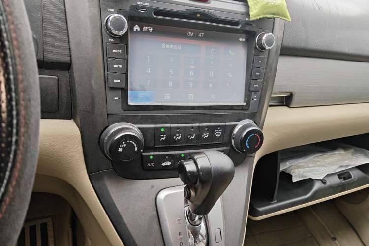 Used Honda CR-V 2010 2.0L automatic two-wheel drive urban version Audio And AC Panel