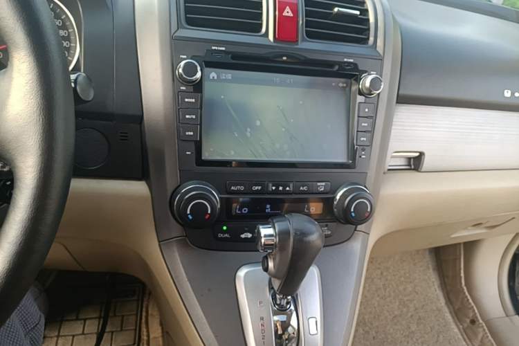 Used Honda CR-V 2010 2.4L automatic four-wheel drive luxury version Audio And AC Panel