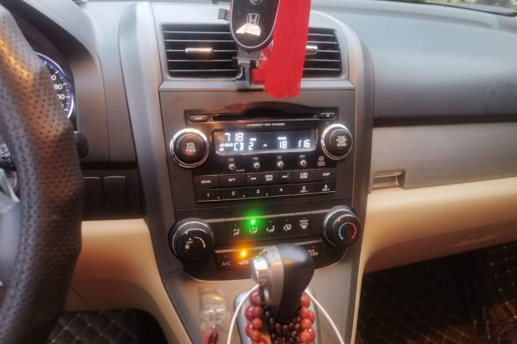 Used Honda CR-V 2010 2.0L Automatic Four-Wheel Drive Classic Edition Audio And AC Panel