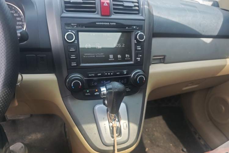 Used Honda CR-V 2010 2.4L automatic four-wheel drive luxury version Audio And AC Panel