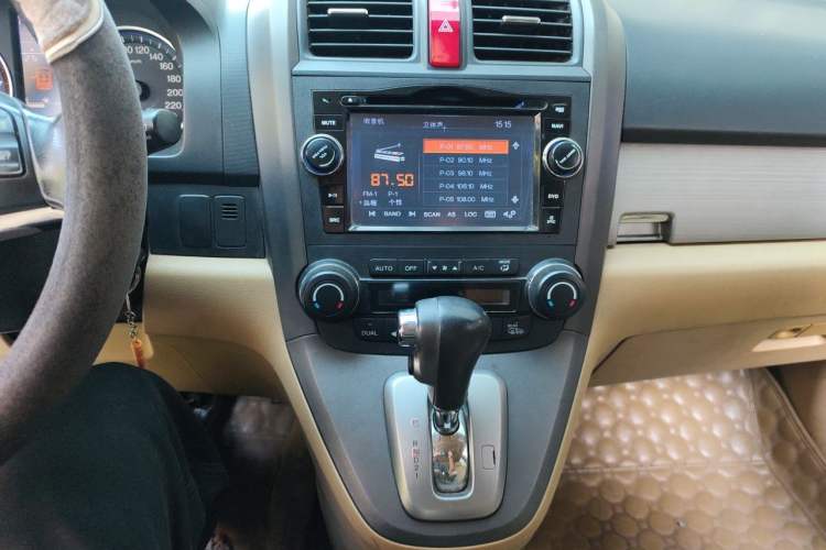 Used Honda CR-V 2010 2.4L automatic four-wheel drive luxury version Audio And AC Panel