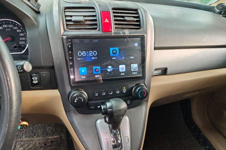 Used Honda CR-V 2010 2.0L automatic two-wheel drive urban version Audio And AC Panel