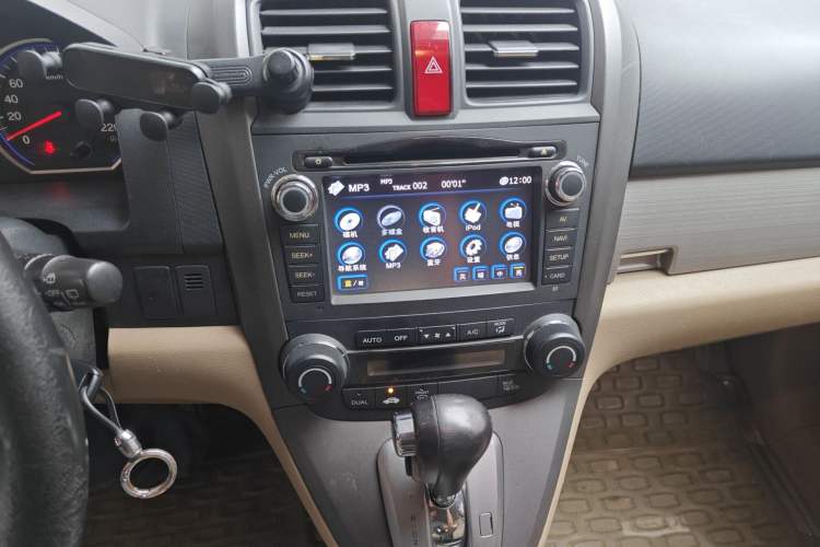 Used Honda CR-V 2010 2.4L automatic four-wheel drive luxury version Audio And AC Panel