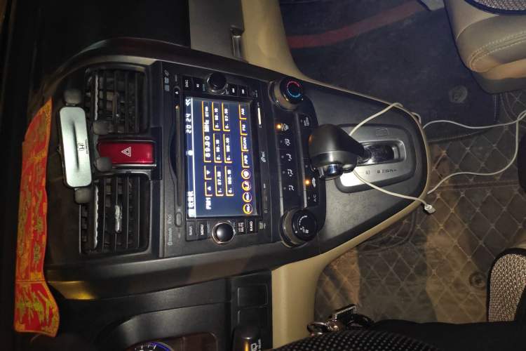 Used Honda CR-V 2010 2.0L Automatic Four-Wheel Drive Classic Edition Audio And AC Panel