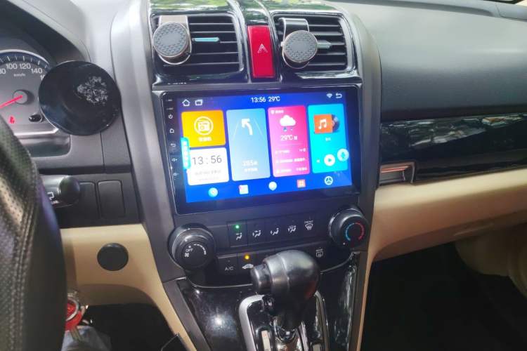 Used Honda CR-V 2010 2.0L automatic two-wheel drive urban version Audio And AC Panel