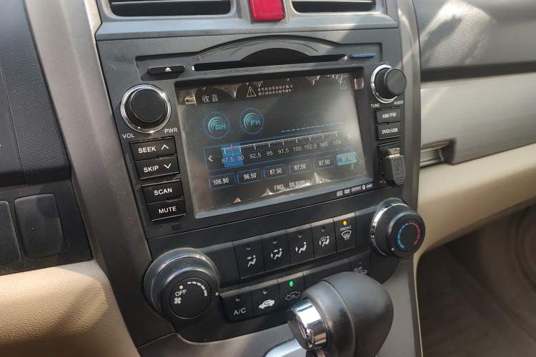 Used Honda CR-V 2010 2.0L Automatic Four-Wheel Drive Classic Edition Audio And AC Panel