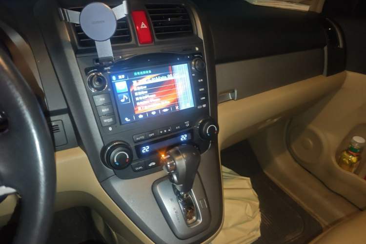 Used Honda CR-V 2010 2.4L automatic four-wheel drive luxury version Audio And AC Panel