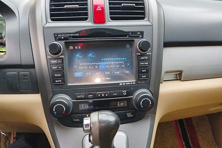 Used Honda CR-V 2010 2.4L automatic four-wheel drive luxury version Audio And AC Panel
