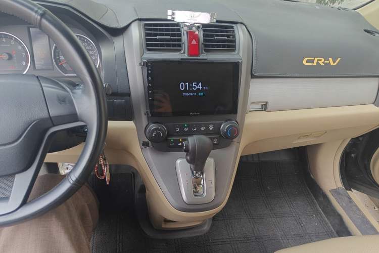 Used Honda CR-V 2010 2.0L automatic two-wheel drive urban version Audio And AC Panel