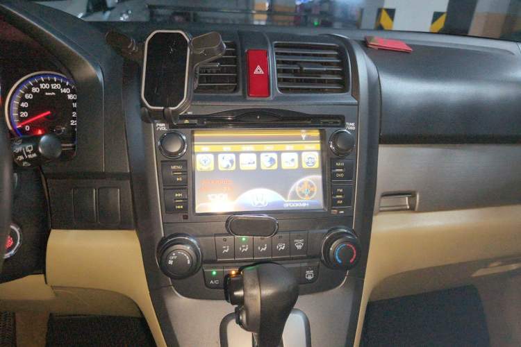 Used Honda CR-V 2010 2.0L automatic two-wheel drive urban version Audio And AC Panel