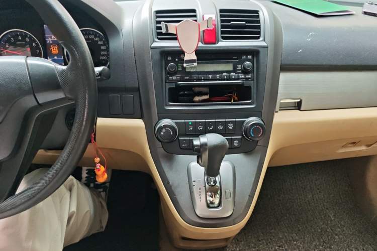 Used Honda CR-V 2010 2.0L automatic two-wheel drive urban version Audio And AC Panel