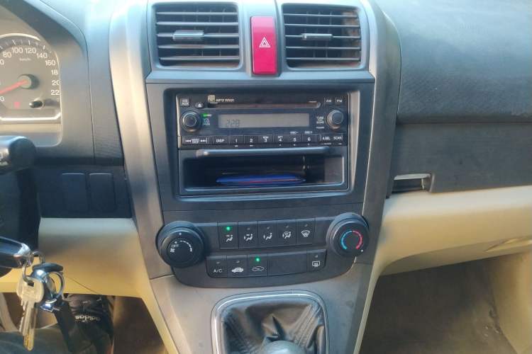 Used Honda CR-V 2010 2.0L manual two-wheel drive urban version Audio And AC Panel