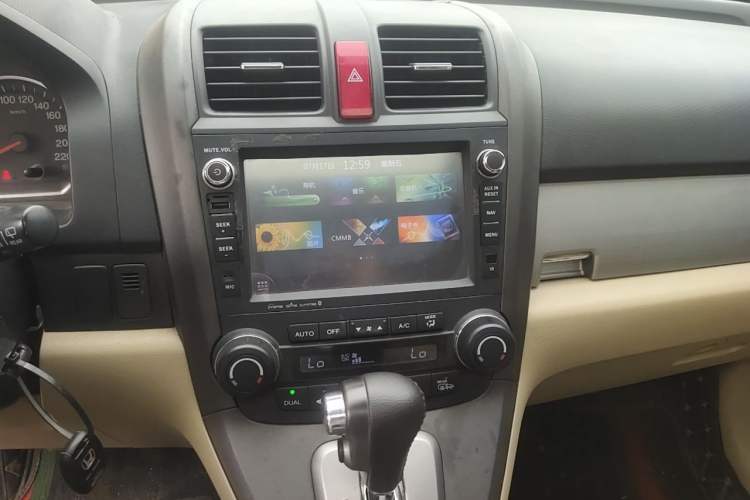 Used Honda CR-V 2010 2.4L automatic four-wheel drive luxury version Audio And AC Panel