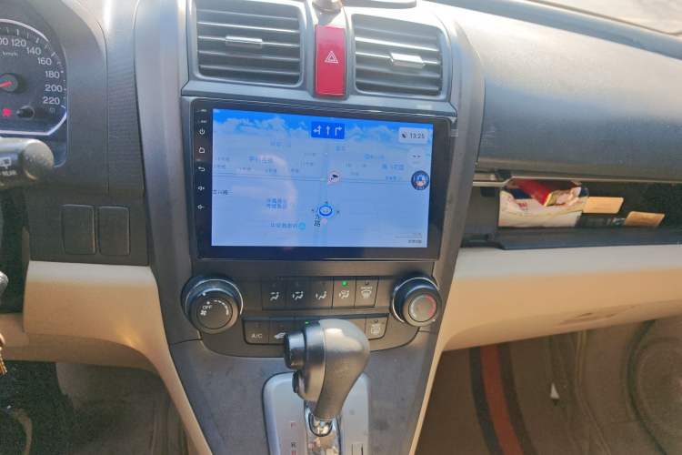 Used Honda CR-V 2010 2.0L automatic two-wheel drive urban version Audio And AC Panel