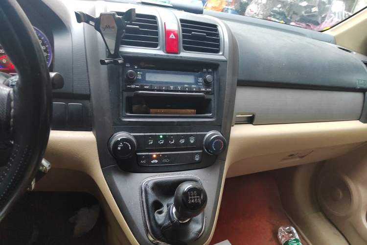 Used Honda CR-V 2010 2.0L manual two-wheel drive urban version Audio And AC Panel
