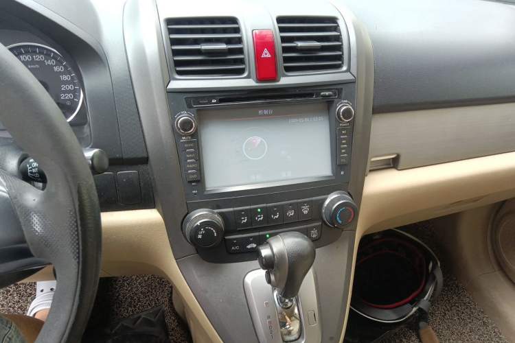 Used Honda CR-V 2010 2.0L automatic two-wheel drive urban version Audio And AC Panel