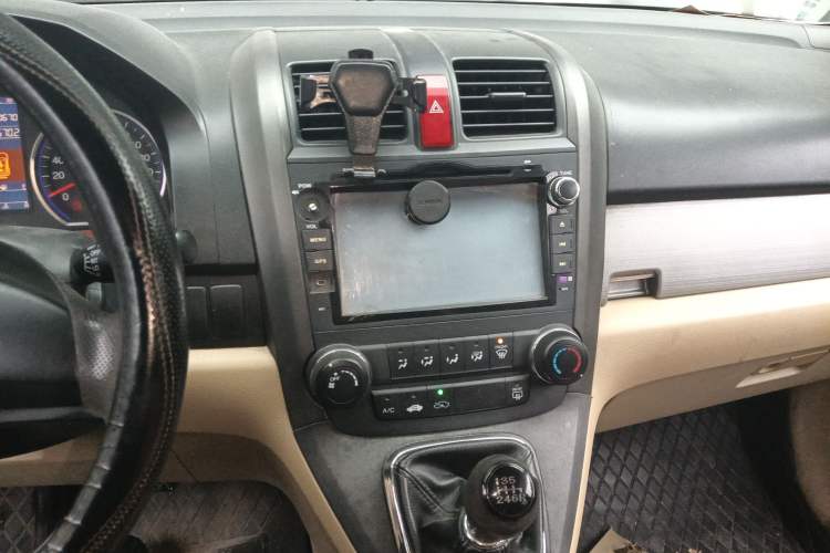 Used Honda CR-V 2010 2.0L manual two-wheel drive urban version Audio And AC Panel