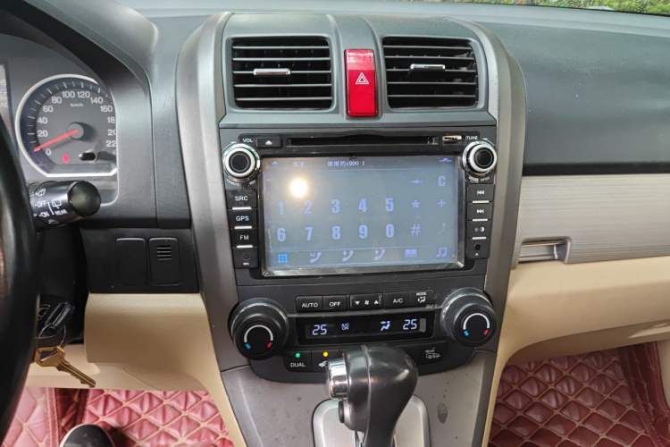 Used Honda CR-V 2010 2.4L automatic four-wheel drive luxury version Audio And AC Panel