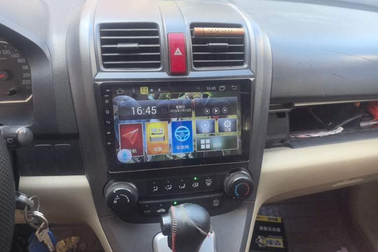 Used Honda CR-V 2010 2.0L automatic two-wheel drive urban version Audio And AC Panel