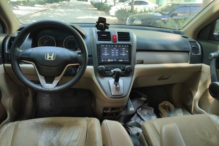 Used Honda CR-V 2010 2.0L Automatic Four-Wheel Drive Classic Edition Center Console