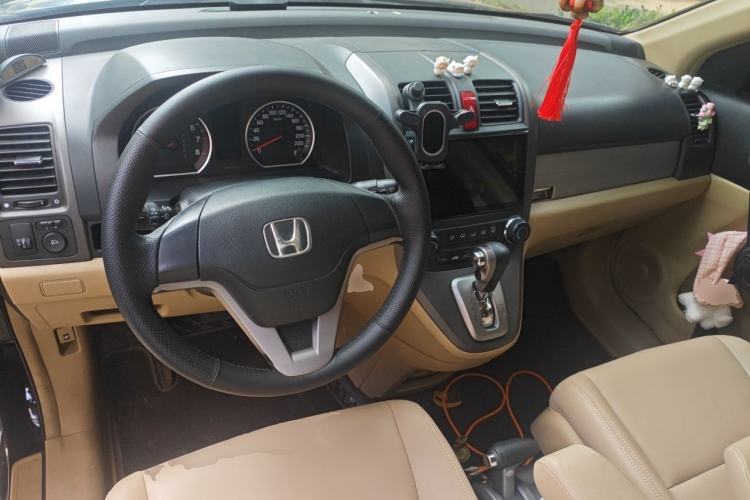 Used Honda CR-V 2010 2.0L Automatic Four-Wheel Drive Classic Edition Center Console