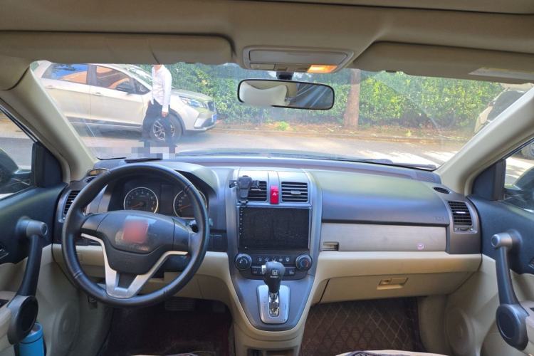 Used Honda CR-V 2010 2.0L Automatic Four-Wheel Drive Classic Edition Center Console