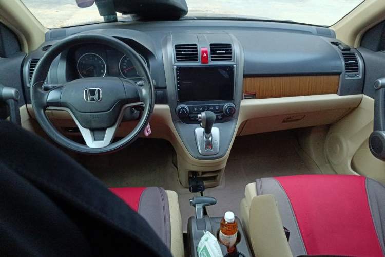 Used Honda CR-V 2010 2.0L Automatic Four-Wheel Drive Classic Edition Center Console