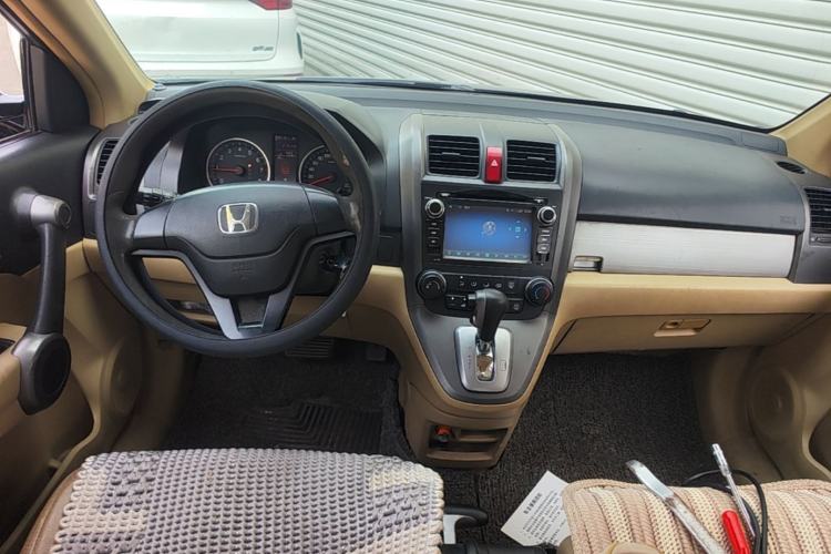 Used Honda CR-V 2010 2.0L automatic two-wheel drive urban version Center Console