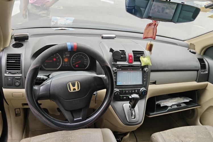 Used Honda CR-V 2010 2.0L automatic two-wheel drive urban version Center Console