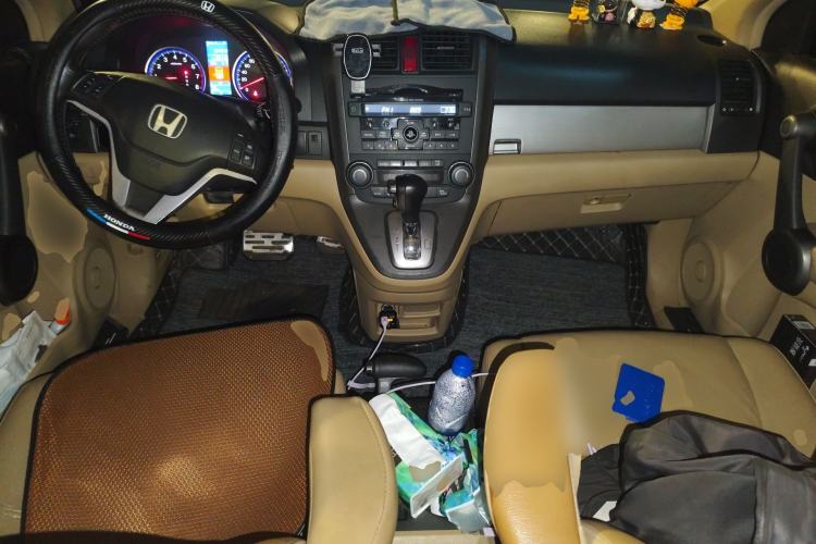 Used Honda CR-V 2010 2.4L automatic four-wheel drive luxury version Center Console