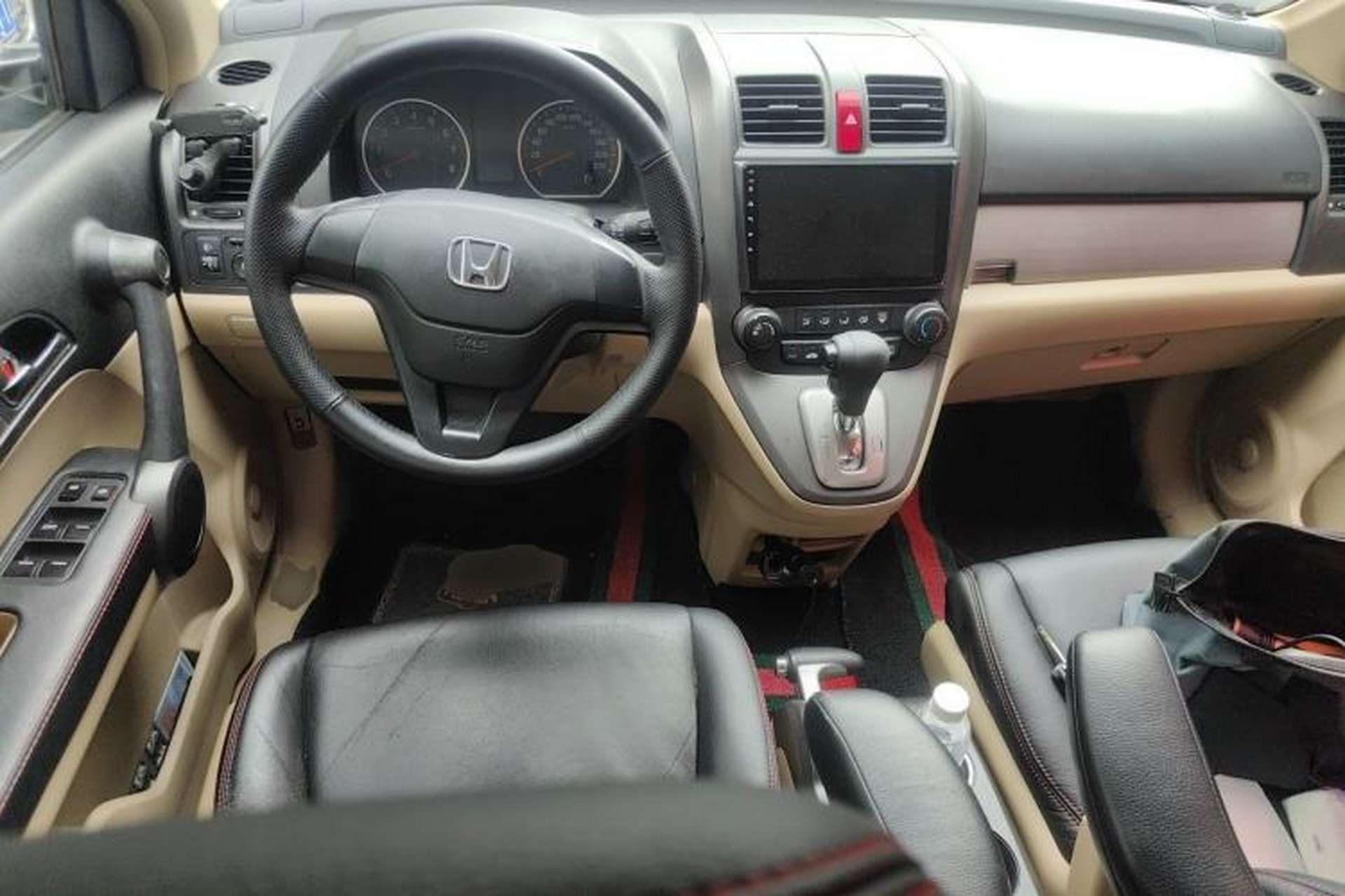 Used Honda CR-V 2010 2.0L automatic two-wheel drive urban version Center Console
