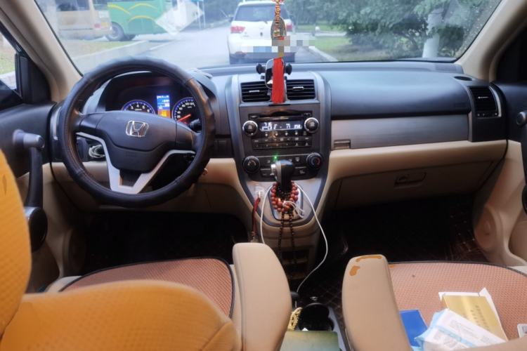 Used Honda CR-V 2010 2.0L Automatic Four-Wheel Drive Classic Edition Center Console