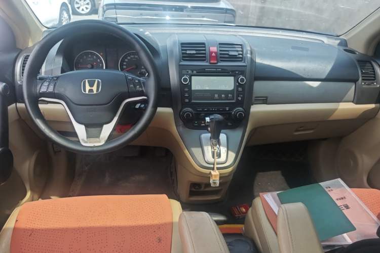 Used Honda CR-V 2010 2.4L automatic four-wheel drive luxury version Center Console