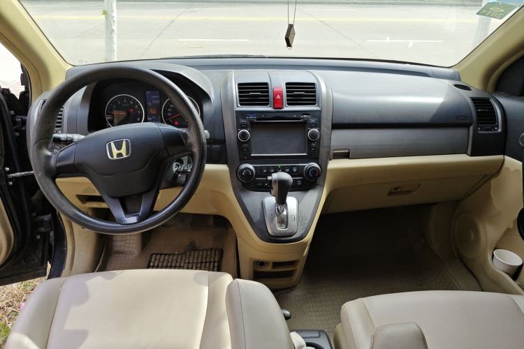 Used Honda CR-V 2010 2.0L automatic two-wheel drive urban version Center Console