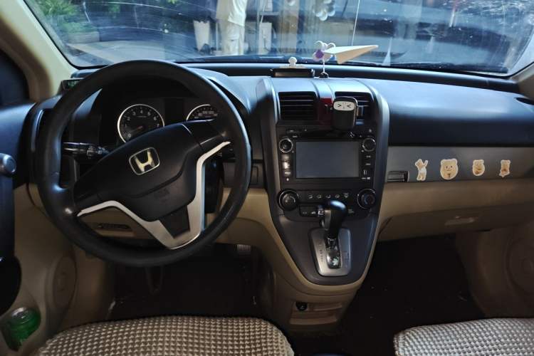 Used Honda CR-V 2010 2.0L automatic two-wheel drive urban version Center Console